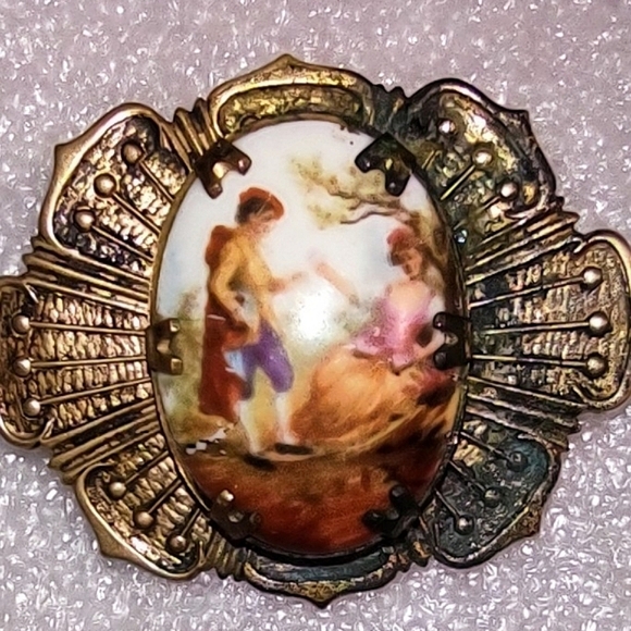 Fraganard Porcelain Vintage Courting Couple Brooch - Picture 9 of 15